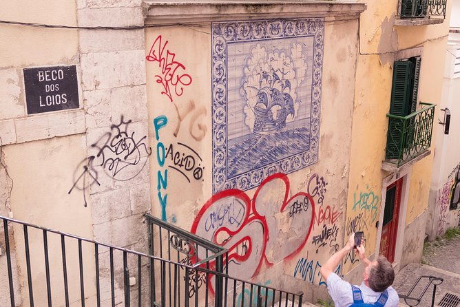 photograph-lisbon-walking-with-a-local-photographer