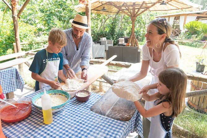 pizza-school-with-wine-and-limoncello-tasting-in-a-local-farm