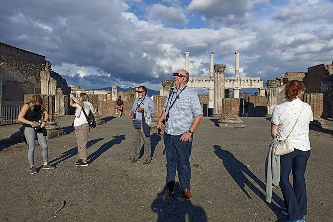 pompeii-walking-tour-with-3d-glasses-and-with-entrance-ticket