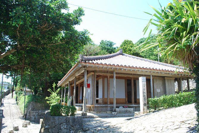 port-pick-up-naha-private-tour-licensed-guide%ef%bc%86-vehicle