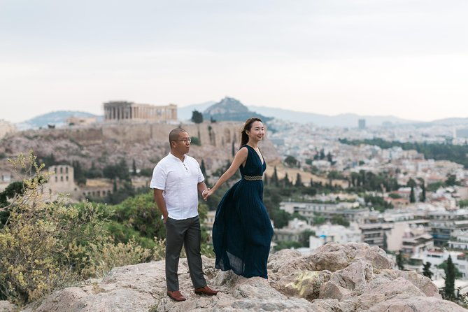 private-athens-walking-tour-with-a-personal-photographer