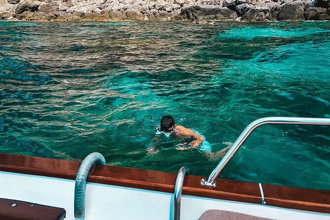 private-boat-tour-of-capri