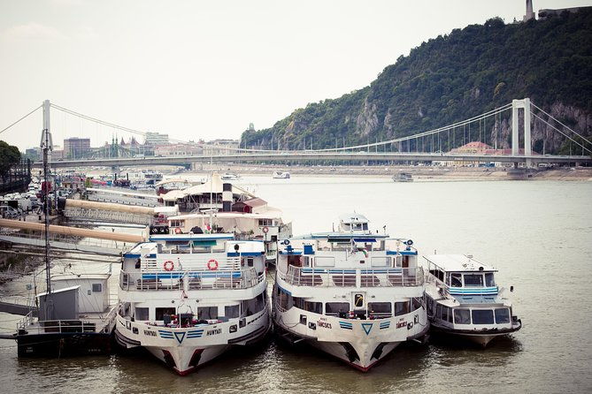 private-budapest-walking-tour-with-cake-coffee