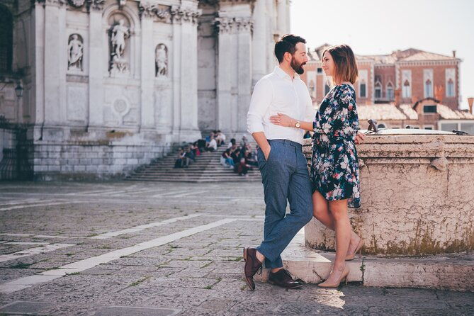 private-gondola-ride-with-professional-photographer-in-venice