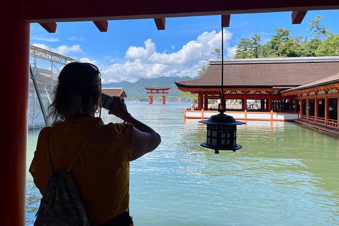 private-hiroshima-and-miyajima-tour-with-local