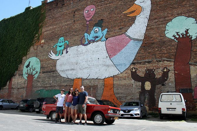 private-historical-tour-of-warsaw-by-a-retro-fiat-with-pickup