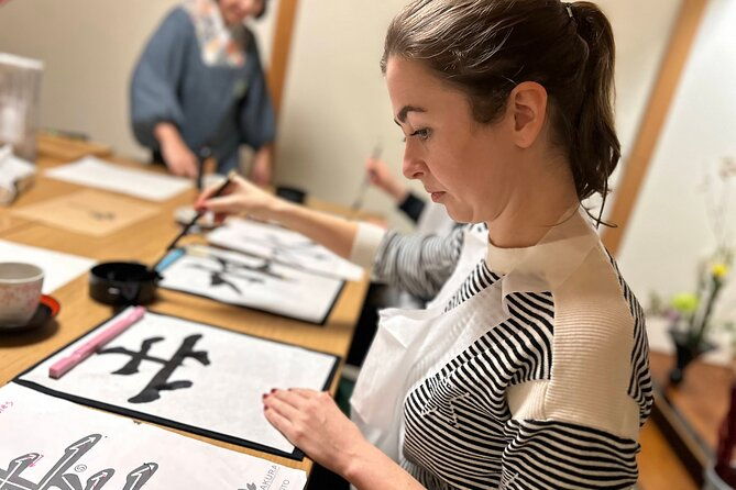 private-japanese-calligraphy-class-in-kyoto
