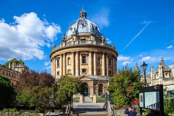 private-oxford-walking-tour-with-university-alumni-guide