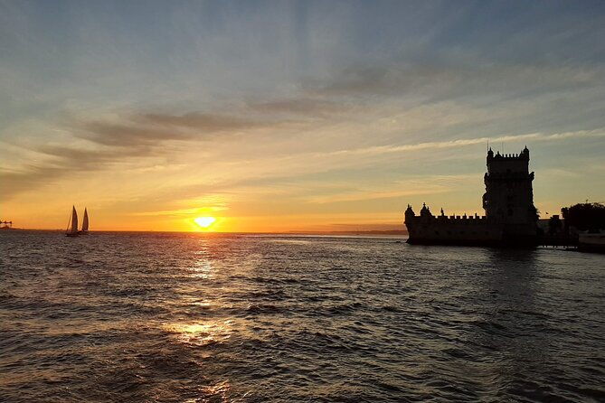 private-relaxing-sunset-tour-along-the-tagus-river