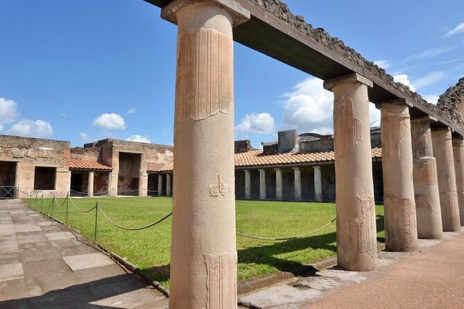 private-tour-with-official-guide-through-the-wonders-of-pompeii