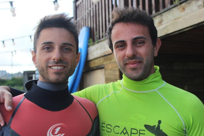 private-two-on-one-surf-lesson-in-newquay-2-students-1-instructor