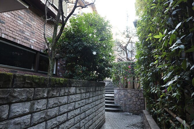 private-walking-tour-the-little-kyoto-of-tokyo-kagurazaka