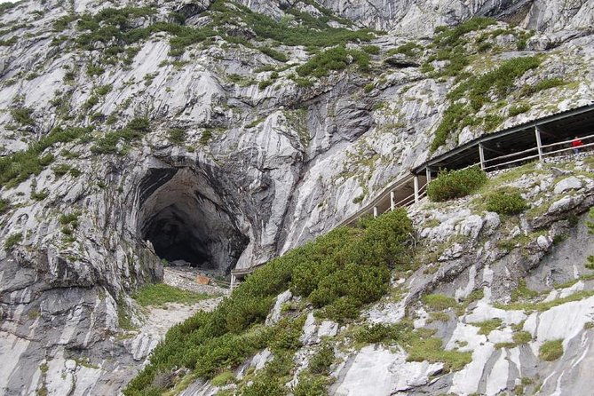 private-werfen-ice-cave-and-golling-waterfall-from-salzburg