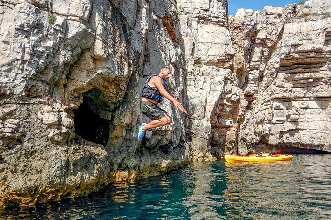 pula-cliffs-cave-kayaking