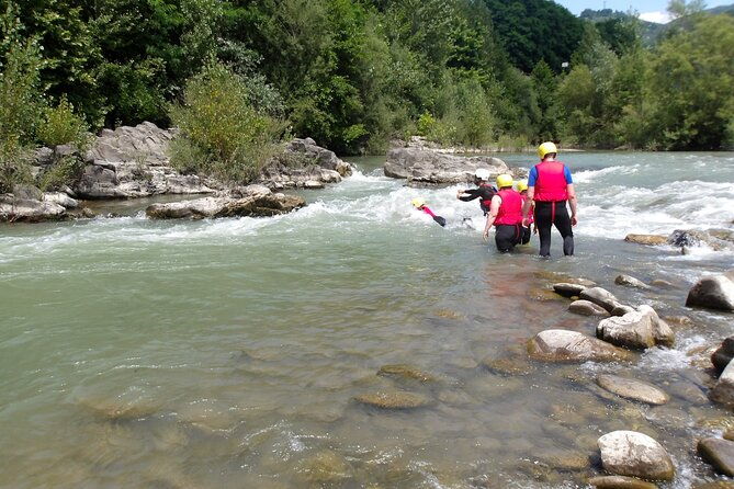 rafting-activity-with-family-in-lucca