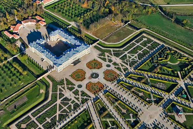 riga-to-vilnius-sightseeing-transfer