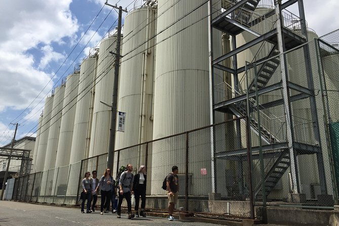 sake-tasting-tour-at-local-breweries-in-kobe