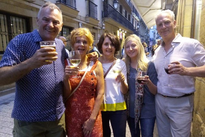 san-sebastian-pintxos-tour-for-gourmets-in-the-old-town