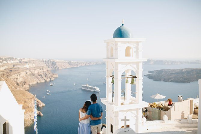 santorini-walking-tour-with-a-personal-photographer
