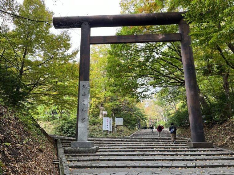 sapporo-sacred-shrine-seafood-market-shiroi-koibito-park