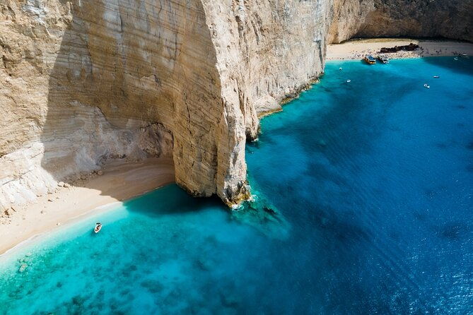 shipwreck-and-blue-caves-private-speedboat-tour-up-to-6-pax