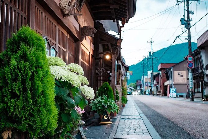 shirakawago-gujo-hachiman-and-hida-takayama-one-day-tour-nagoya