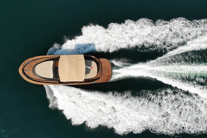 small-group-day-boat-tour-to-capri