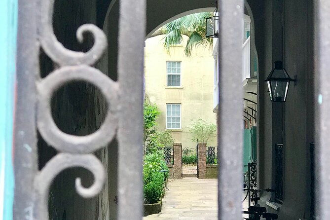 small-group-french-quarter-history-walking-tour