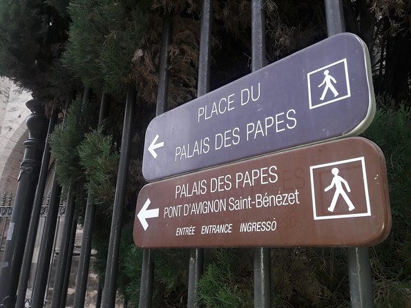 small-group-marseille-shore-excursion-avignon-chateauneuf-du-pape-wine-tour