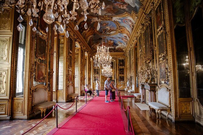 small-group-royal-palace-skip-the-line-tour