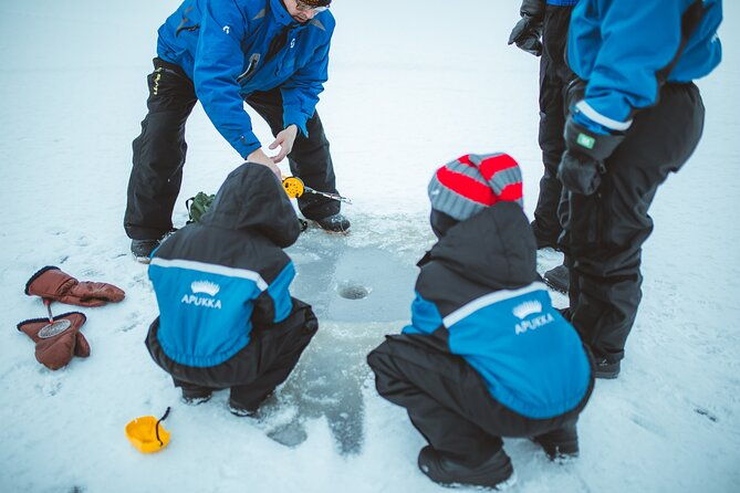 snowmobiling-and-ice-fishing-in-apukka-resort-rovaniemi