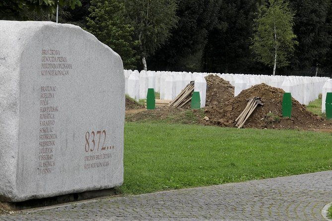 srebrenica-genocide-memorial-study-tour-day-tour-from-sarajevo