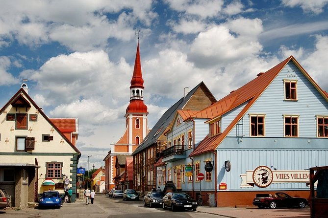 tallinn-to-riga-sightseeing-transfer