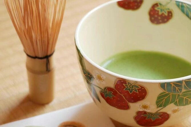 tea-ceremony-by-the-tea-master-in-kyoto-shiun-an
