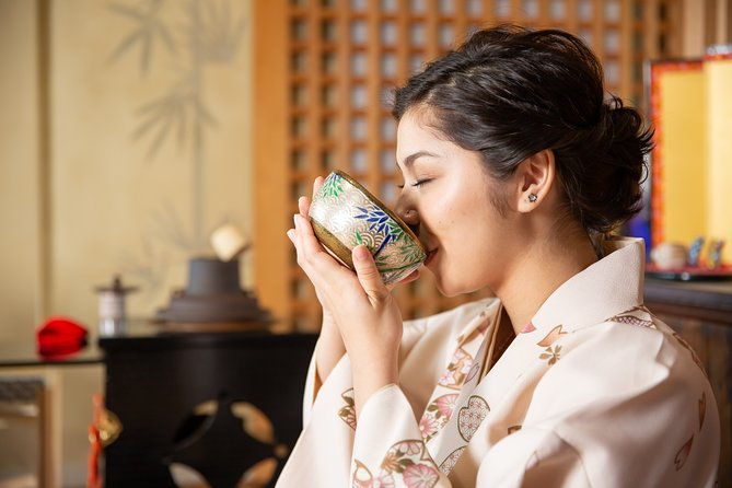 tea-ceremony-experience-with-simple-kimono-in-okinawa