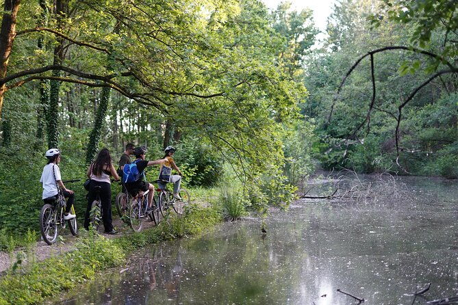 the-milan-you-dont-expect-bike-tour-with-picnic-on-the-lake