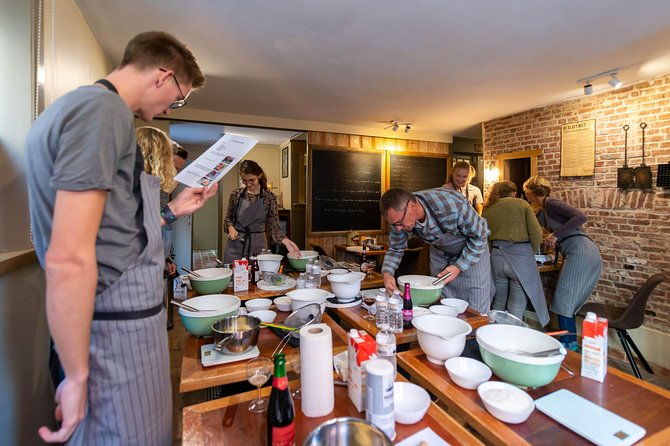 the-waffles-n-beer-workshop-in-bruges-centre