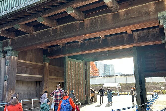 tokyo-castle-imperial-palace-historical-walking-tour
