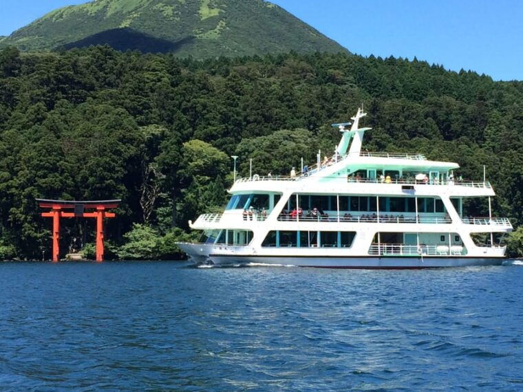tokyo-mt-fuji-hakone-lake-ashi-cruise-and-bullet-train
