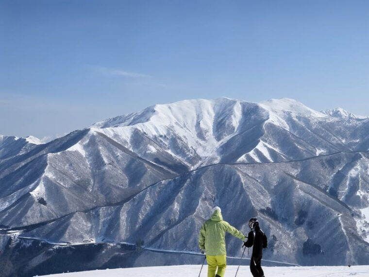 tokyo-mt-fujiyama-snow-resort-and-onzen-day-trip-w-pickup
