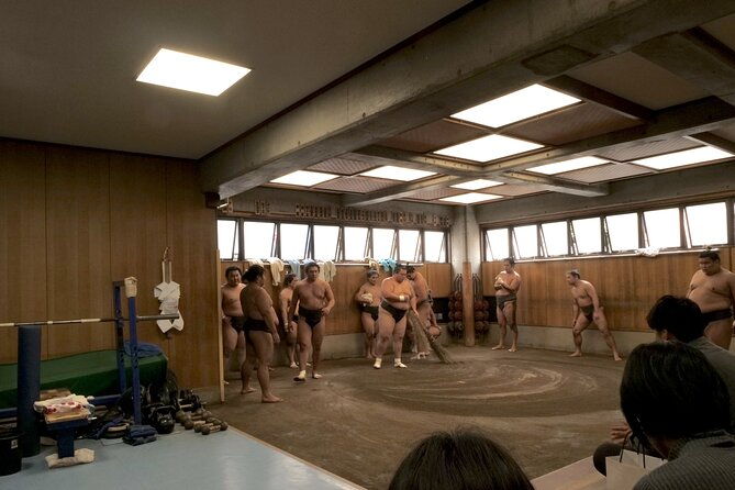 tokyo-sumo-morning-practice-tour-w-ring-side-seat-photo-shoot