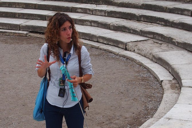 tour-in-the-ruins-of-pompeii-with-an-archaeologist