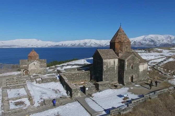 transfer-from-yerevan-to-tbilisi-with-2-sightseeing-stops