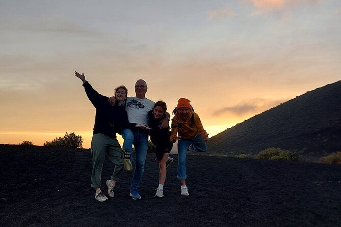 trekking-in-the-volcanoes-natural-park-in-a-small-group