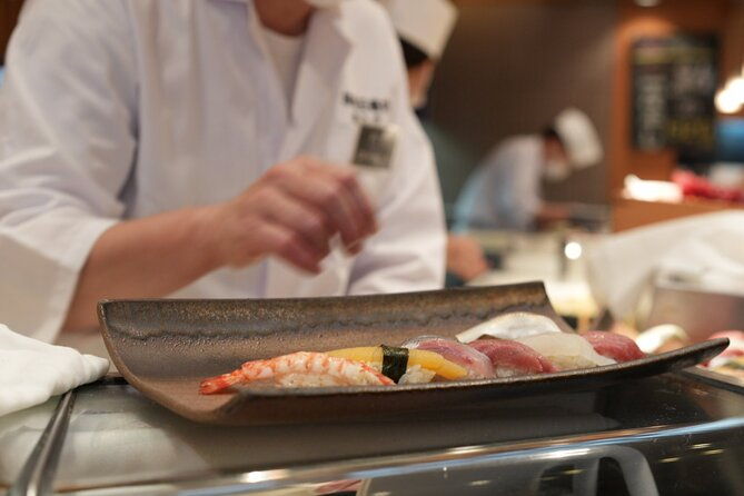 tsukiji-market-eating-tour-authentic-sushi-sake-comparison