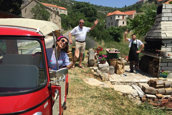 tuk-tuk-sightseeing-tour-of-hvar