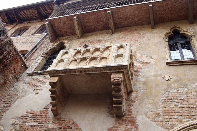 verona-city-sightseeing-walking-tour-of-must-see-sites-with-local-guide