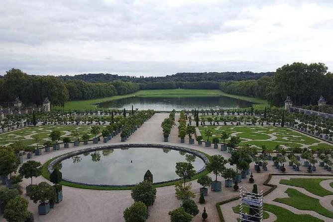 versailles-royal-palace-gardens-private-tour-by-golf-cart