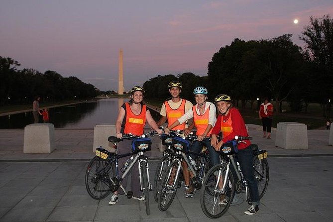 washington-dc-sites-at-night-guided-bicycle-tour