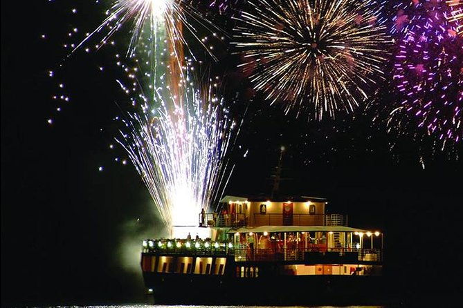 wave-dancer-fireworks-night-cruise